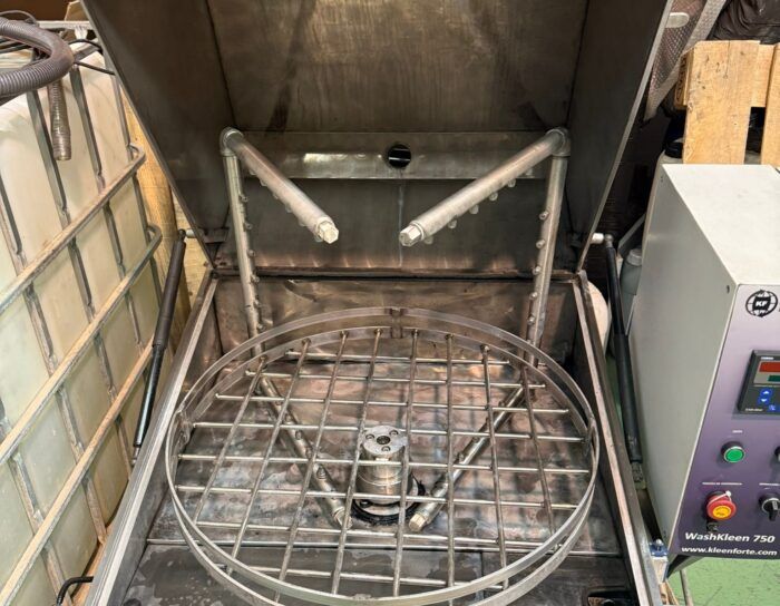 gebrauchte rotierende Teilewaschanlage KF